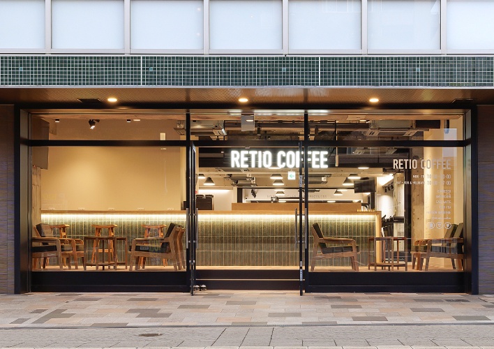 RETIO COFFEE　外観（ネオンサイン＋ガラスサイン）